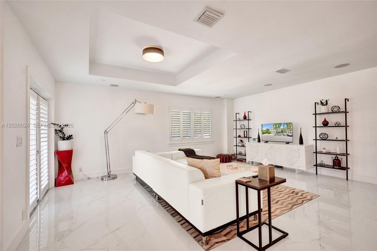 1112 NE 17th Way , Fort Lauderdale, FL 33304 Photo
