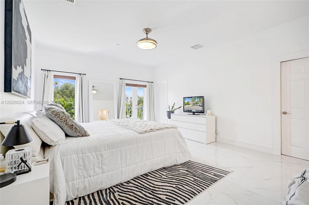 1112 NE 17th Way , Fort Lauderdale, FL 33304 Photo