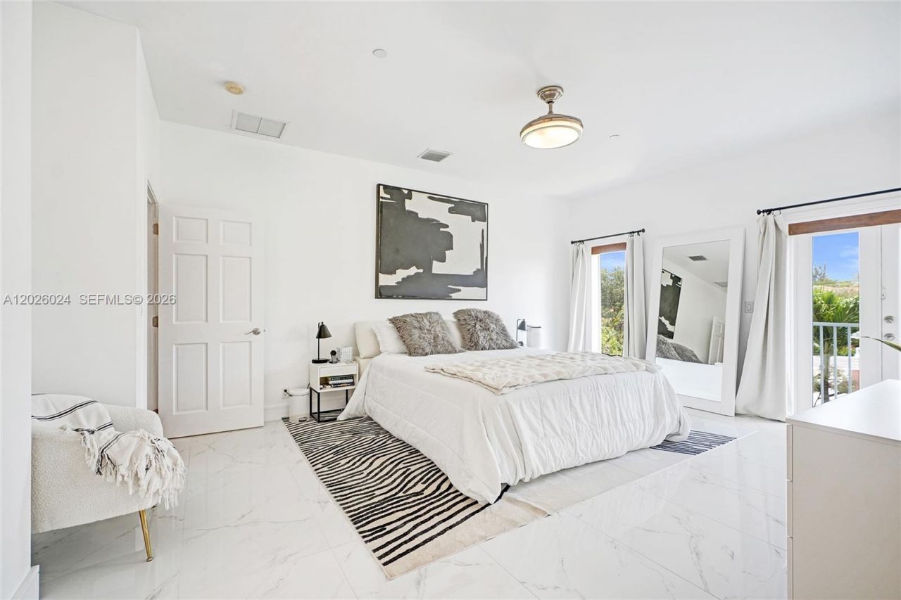 1112 NE 17th Way , Fort Lauderdale, FL 33304 Photo