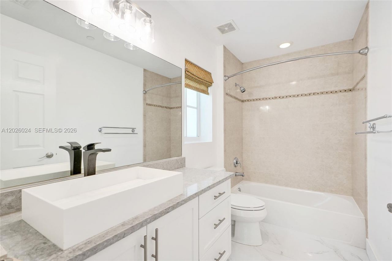 1112 NE 17th Way , Fort Lauderdale, FL 33304 Photo