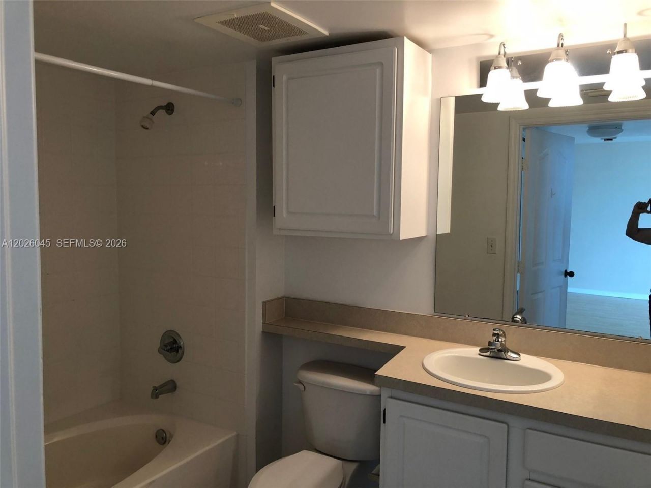2665 SW 37th Ave , Unit 814, Miami, FL 33133 Photo