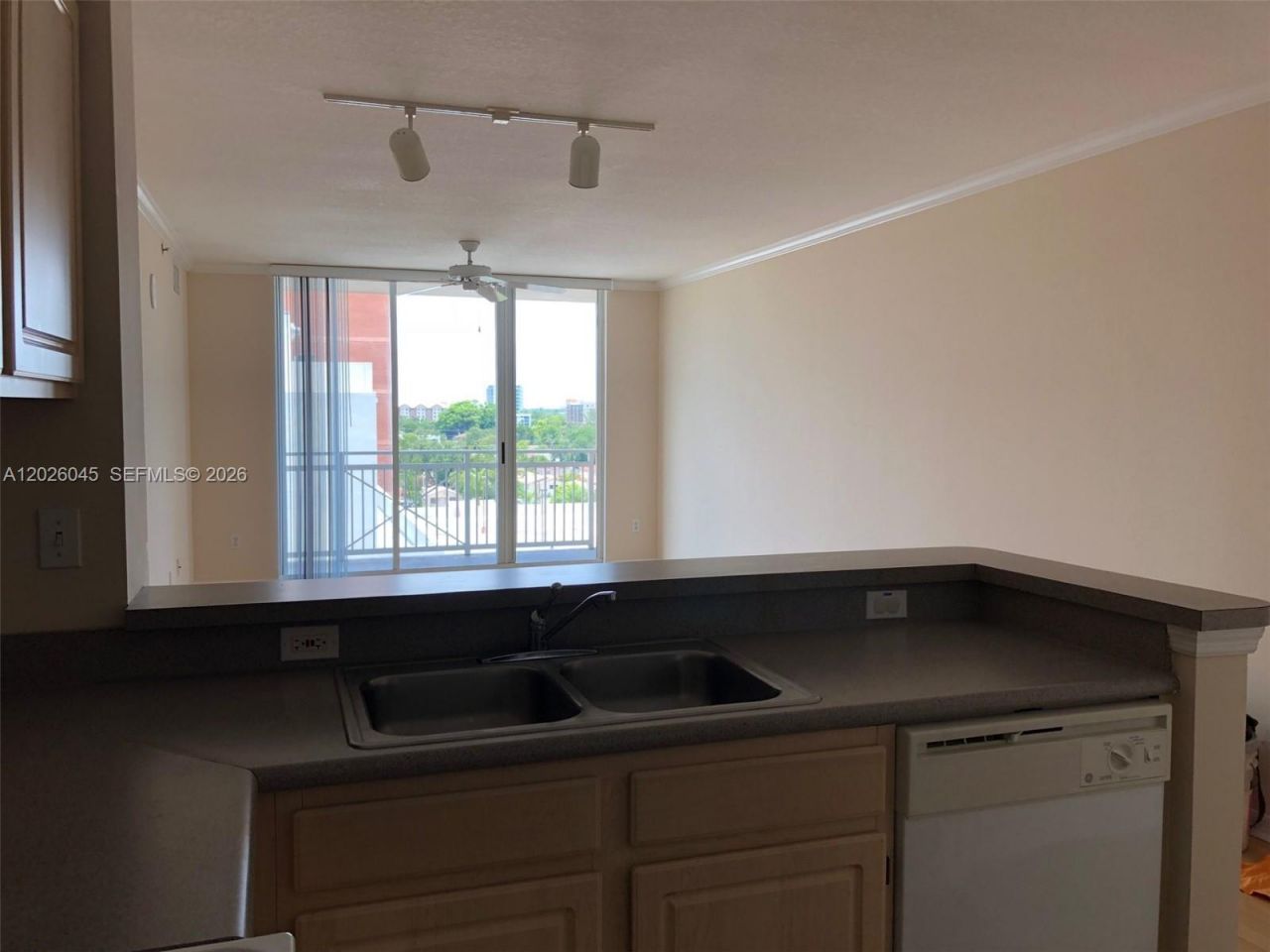 2665 SW 37th Ave , Unit 814, Miami, FL 33133 Photo
