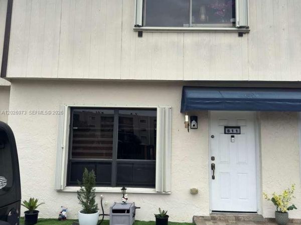 8430 NW 8th St , Unit B11, Miami, FL 33126