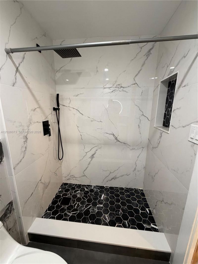 8430 NW 8th St, Unit B11, Miami, FL 33126 Photo