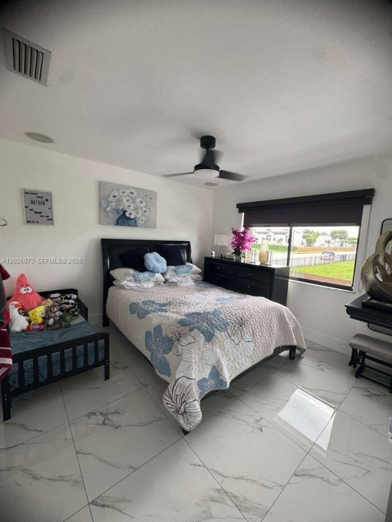8430 NW 8th St , Unit B11, Miami, FL 33126 Photo