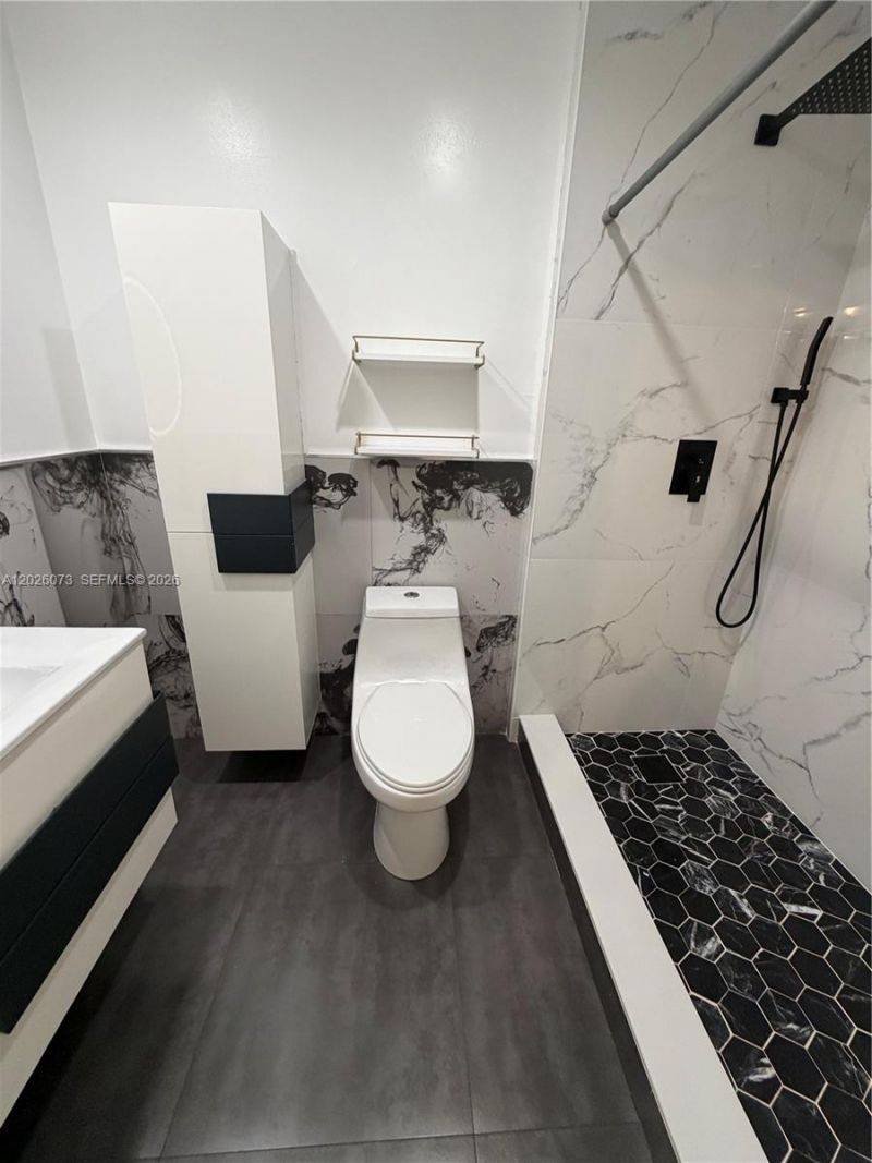 8430 NW 8th St, Unit B11, Miami, FL 33126 Photo