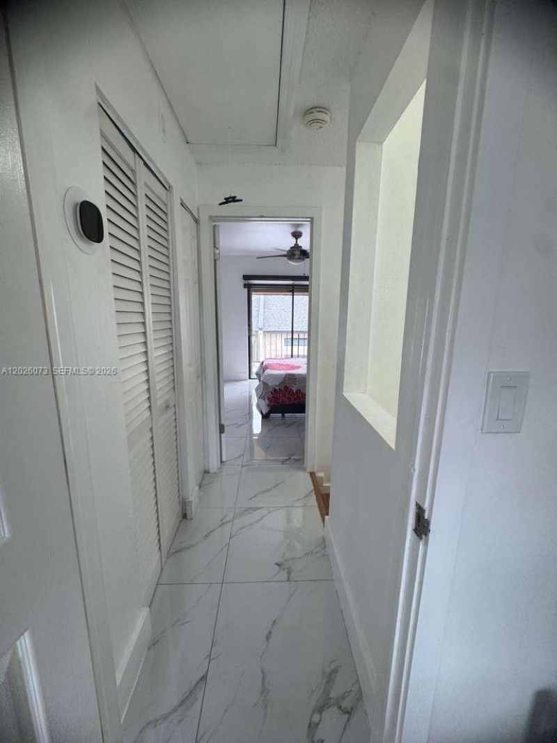 8430 NW 8th St , Unit B11, Miami, FL 33126 Photo