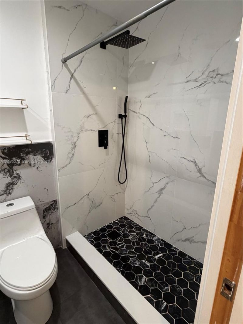 8430 NW 8th St, Unit B11, Miami, FL 33126 Photo