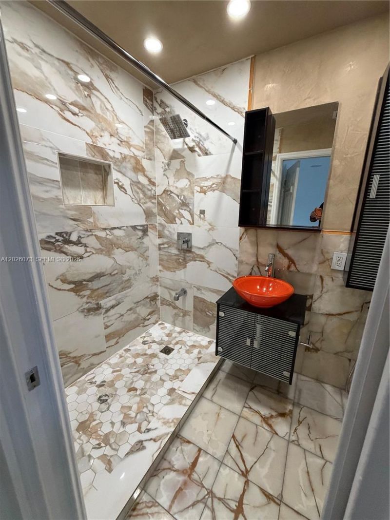 8430 NW 8th St, Unit B11, Miami, FL 33126 Photo