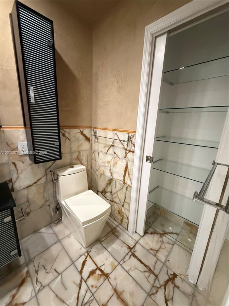 8430 NW 8th St, Unit B11, Miami, FL 33126 Photo