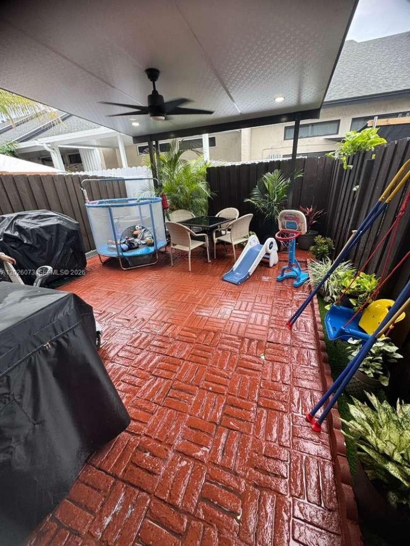 8430 NW 8th St , Unit B11, Miami, FL 33126 Photo