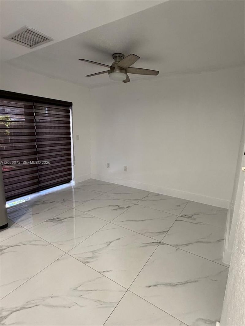 8430 NW 8th St, Unit B11, Miami, FL 33126 Photo