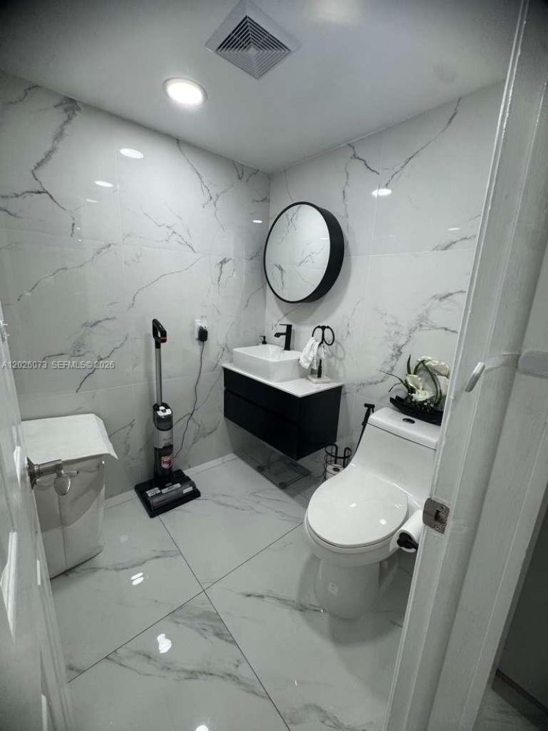 8430 NW 8th St, Unit B11, Miami, FL 33126 Photo