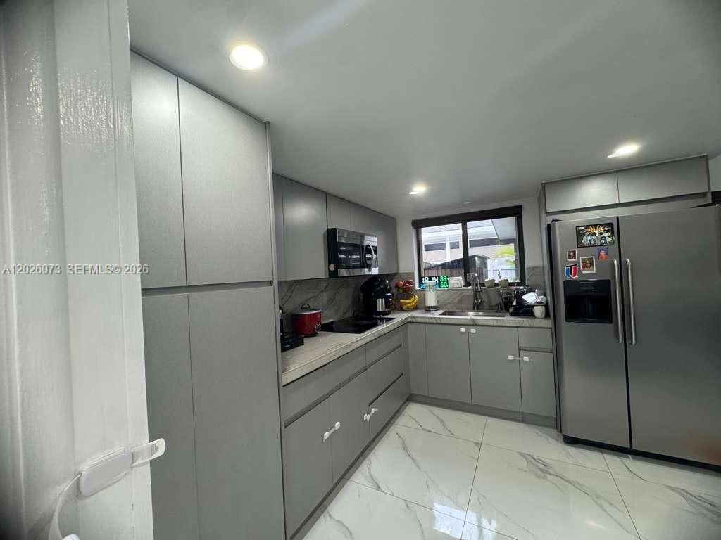 8430 NW 8th St, Unit B11, Miami, FL 33126 Photo
