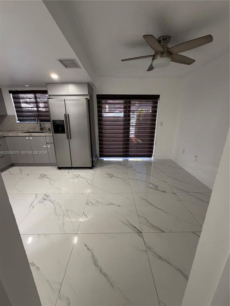 8430 NW 8th St, Unit B11, Miami, FL 33126 Photo