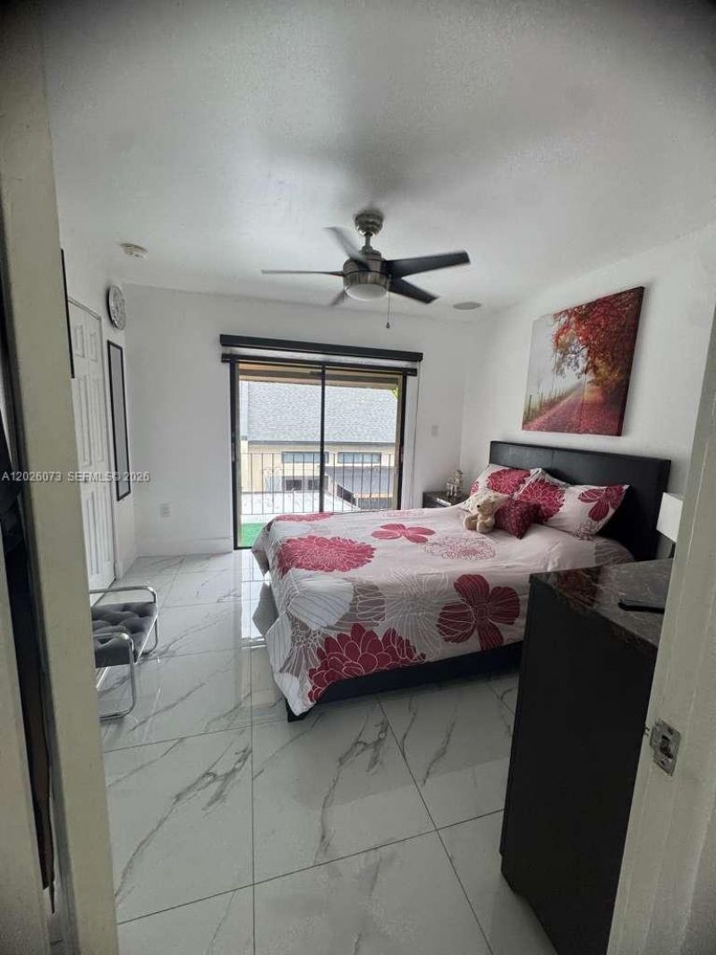 8430 NW 8th St , Unit B11, Miami, FL 33126 Photo
