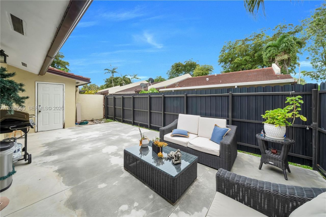 5835 SW 144th Cir Pl, Miami, FL 33183 Photo