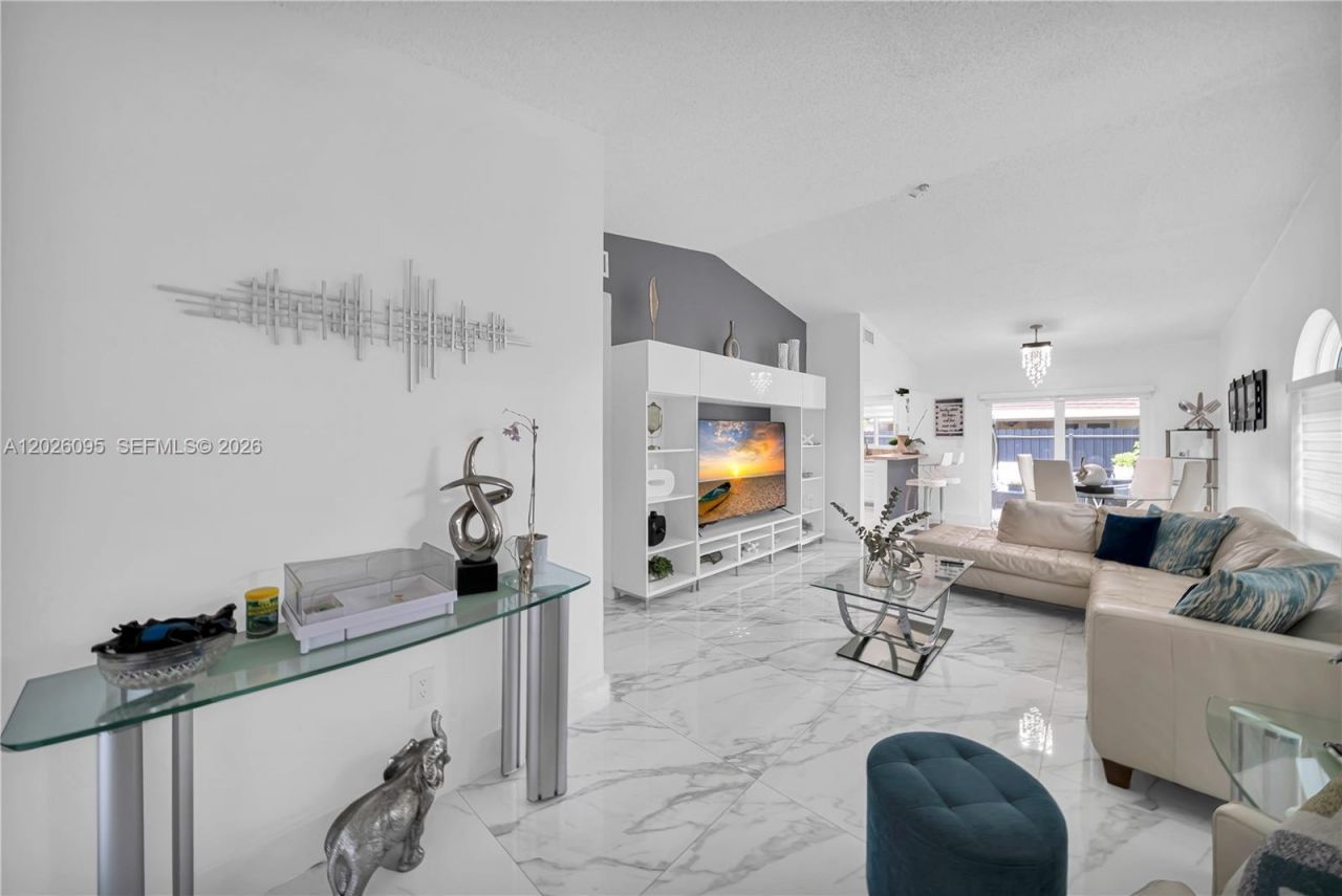 5835 SW 144th Cir Pl, Miami, FL 33183 Photo