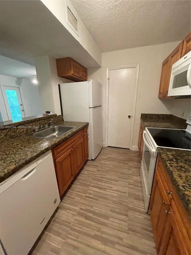 4261 W Mcnab Rd , Unit 15, Pompano Beach, FL 33069 Photo