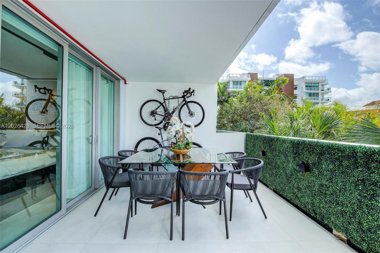 1133 102nd St , Unit 306, Bay Harbor Islands, FL 33154 Photo