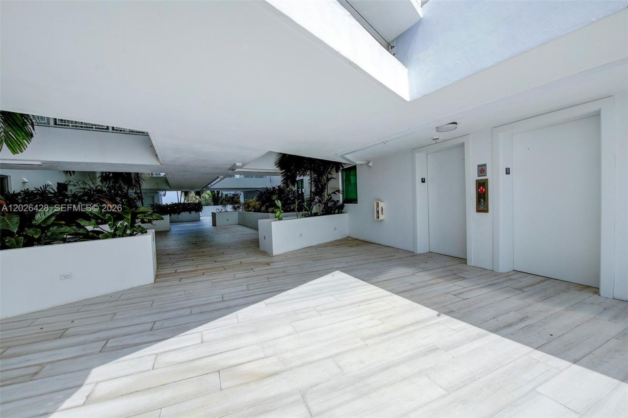 1133 102nd St , Unit 306, Bay Harbor Islands, FL 33154 Photo