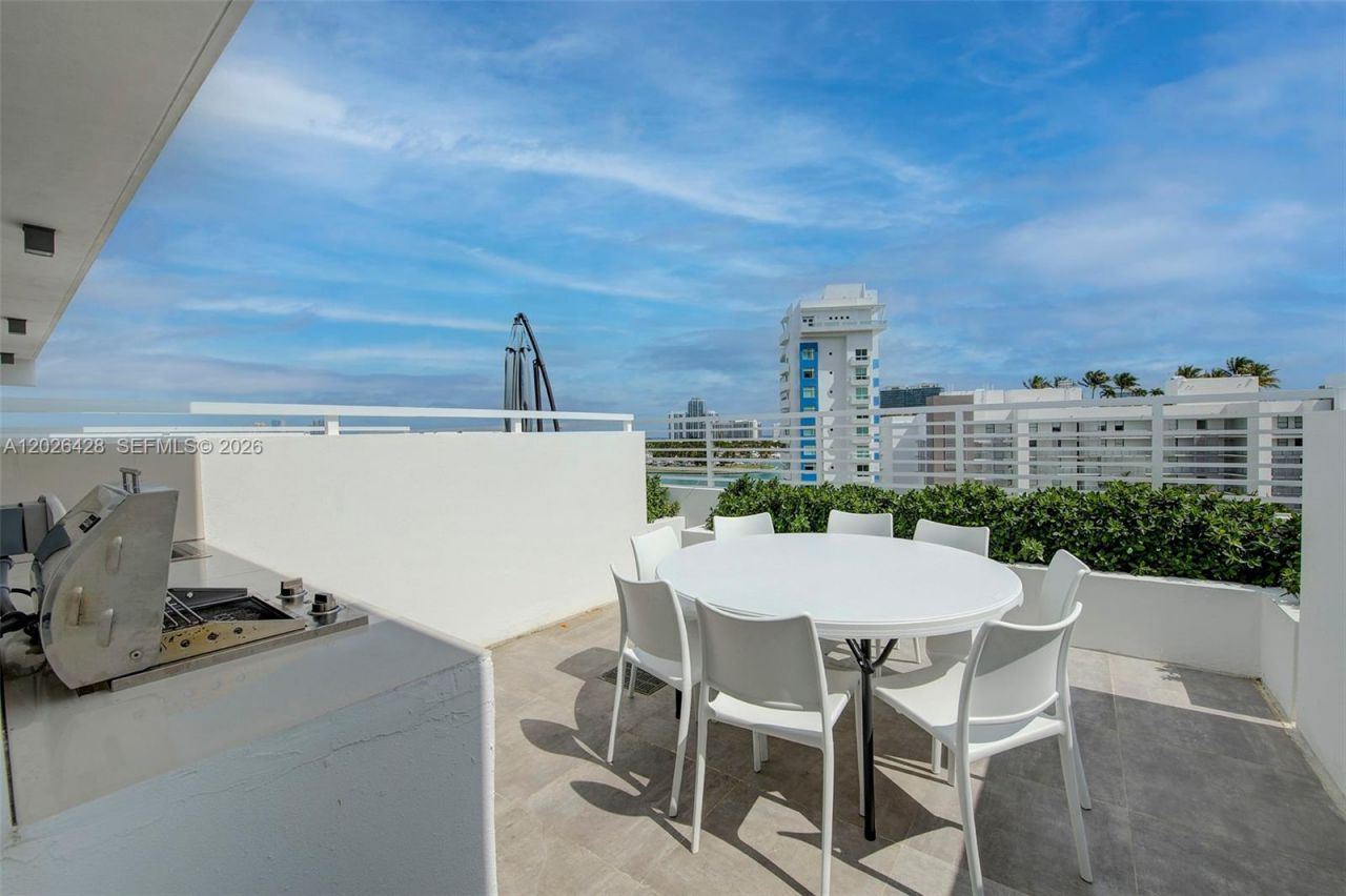 1133 102nd St , Unit 306, Bay Harbor Islands, FL 33154 Photo