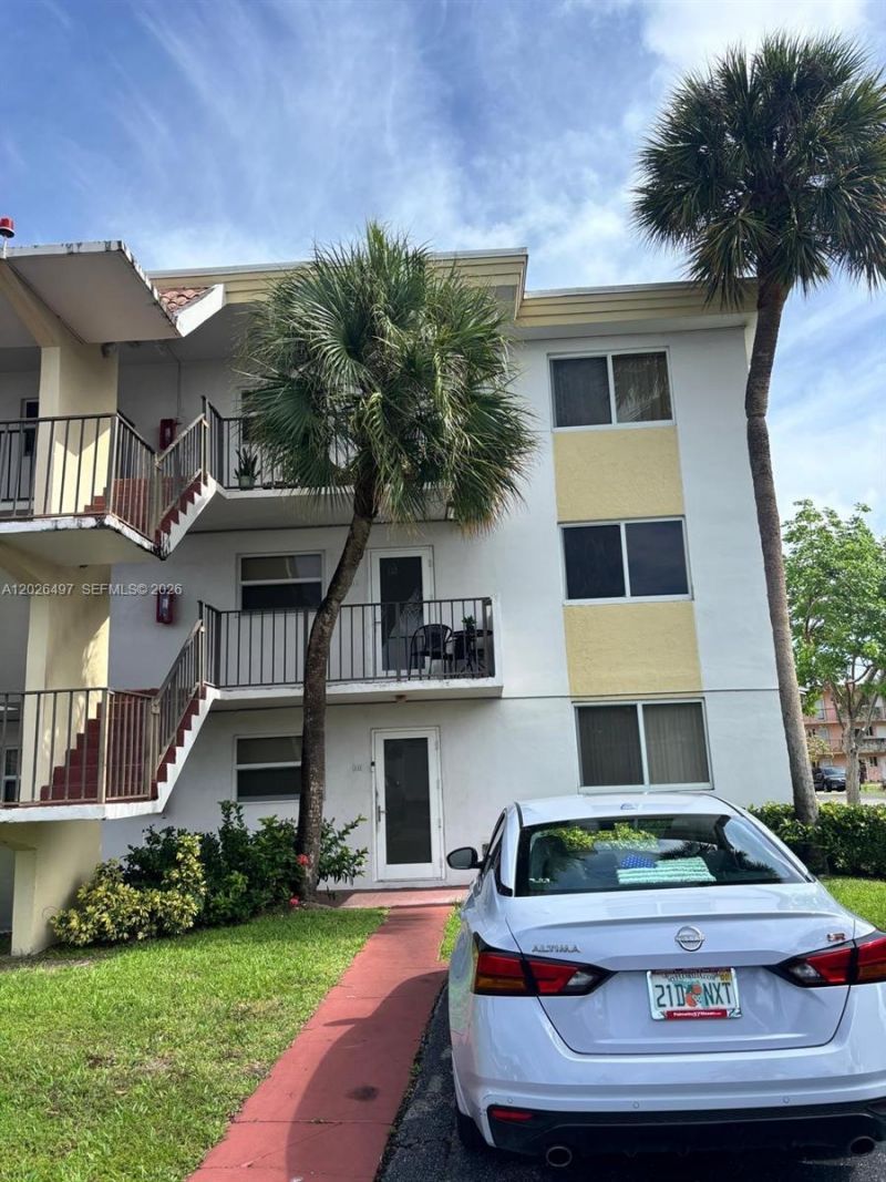 5985 Del Lago Cir , Unit 215, Sunrise, FL 33313 Photo