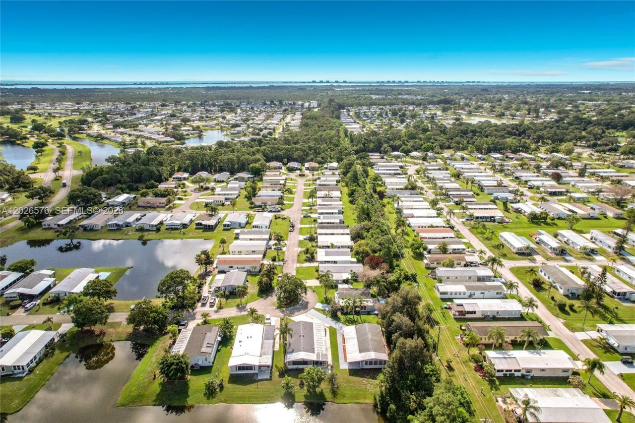 8227 Cinnamon Ln, Port Saint Lucie, FL 34952 Photo