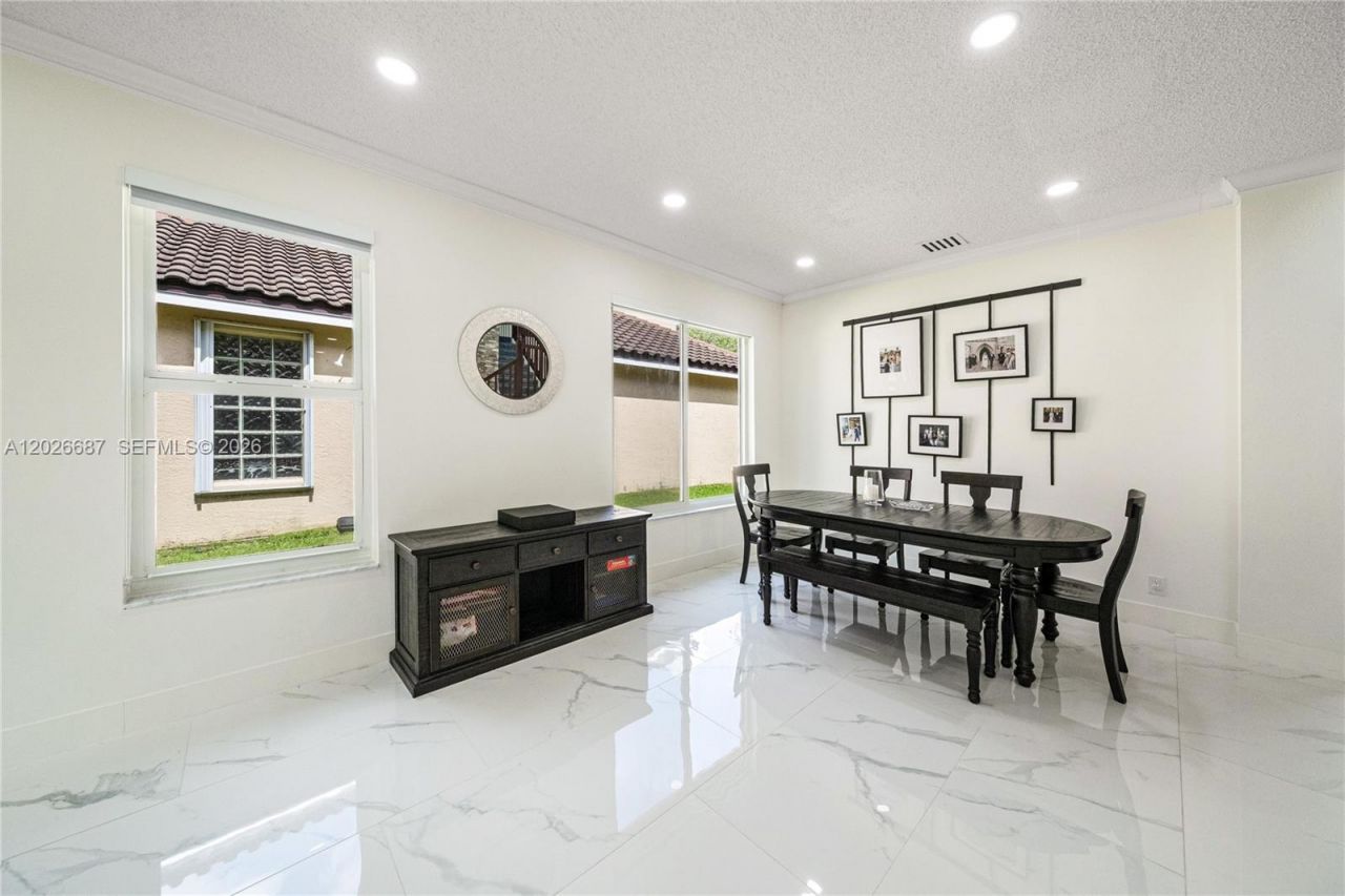 18451 NW 13th St, Pembroke Pines, FL 33029 Photo