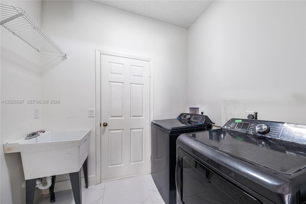 18451 NW 13th St, Pembroke Pines, FL 33029 Photo
