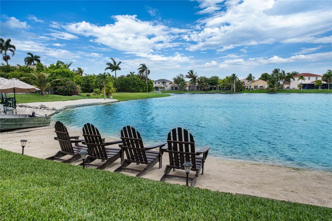 18451 NW 13th St, Pembroke Pines, FL 33029 Photo