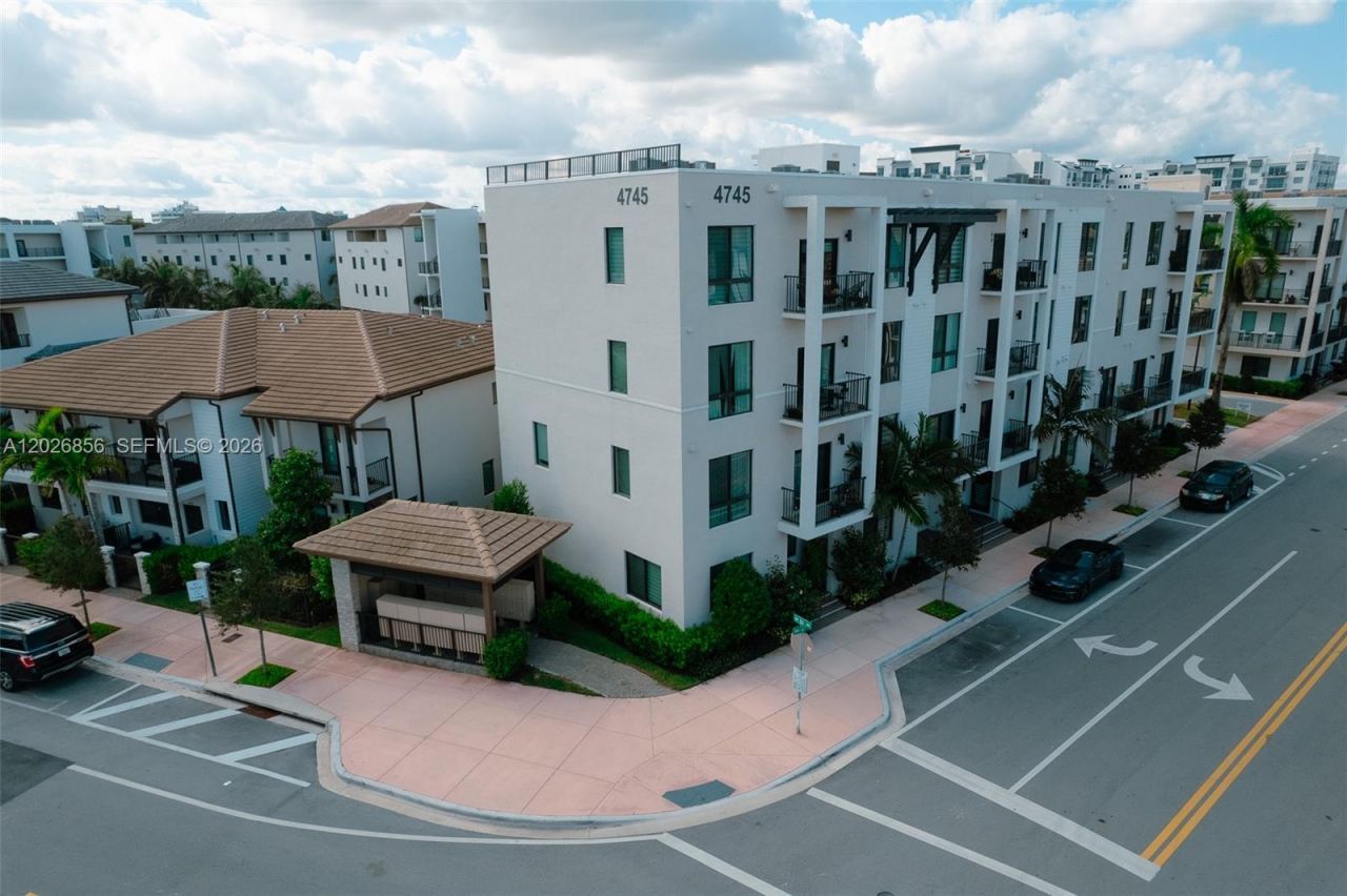4745 NW 84th Ct , Unit 47, Doral, FL 33166 Photo