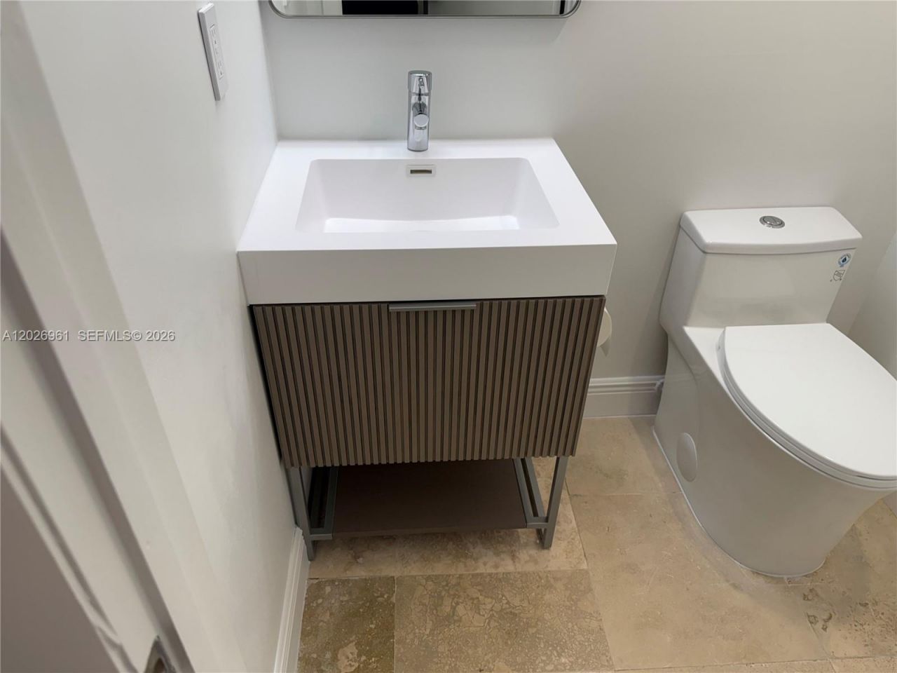 Brickell Key Dr Brickell Key Dr , Unit 410, Miami, FL 33131 Photo