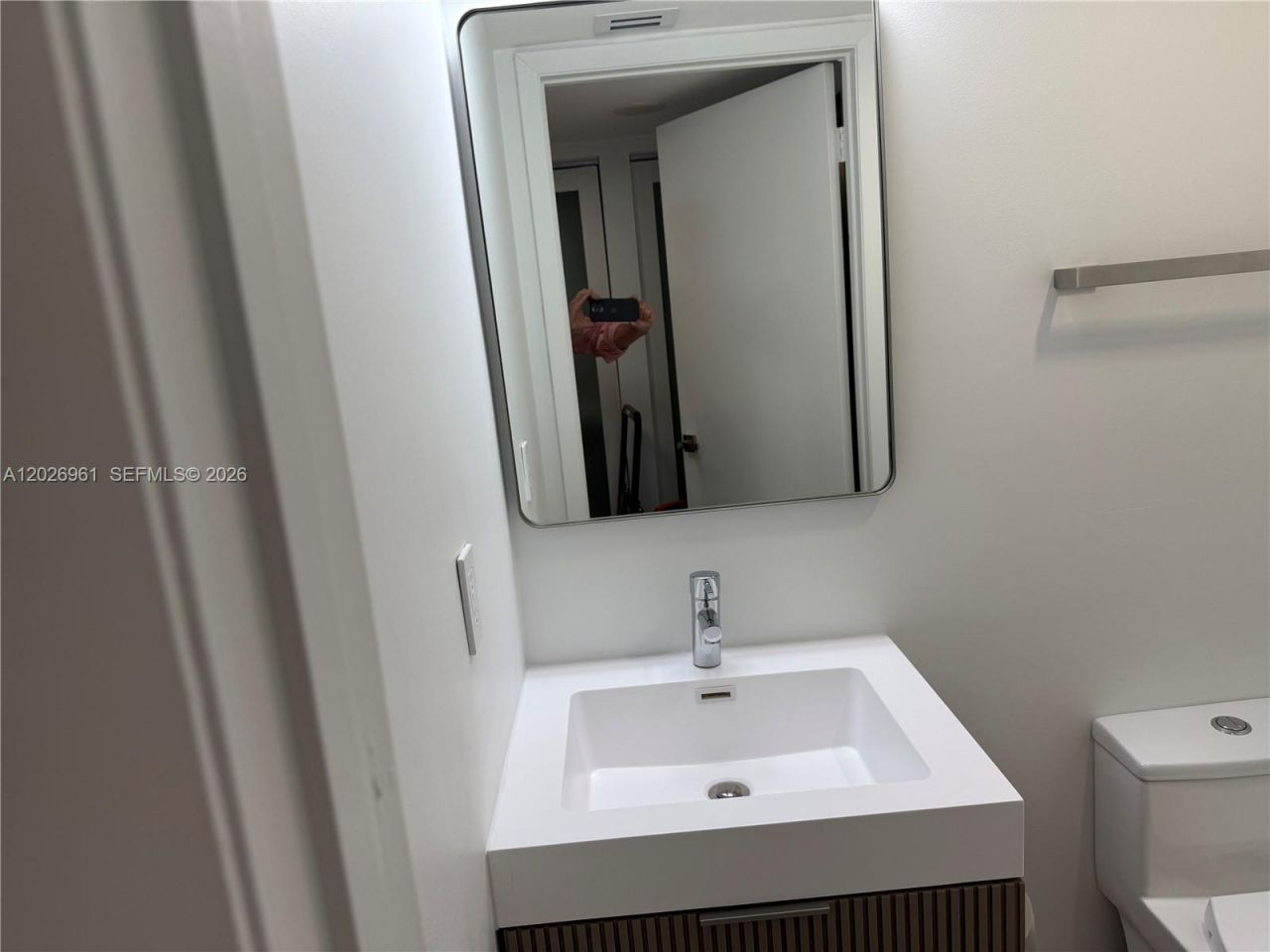 Brickell Key Dr Brickell Key Dr , Unit 410, Miami, FL 33131 Photo