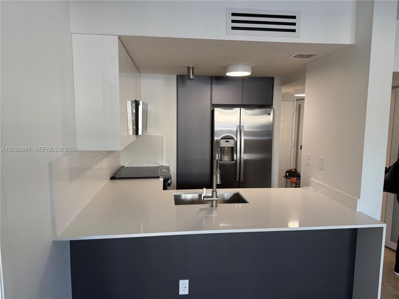 Brickell Key Dr Brickell Key Dr , Unit 410, Miami, FL 33131 Photo