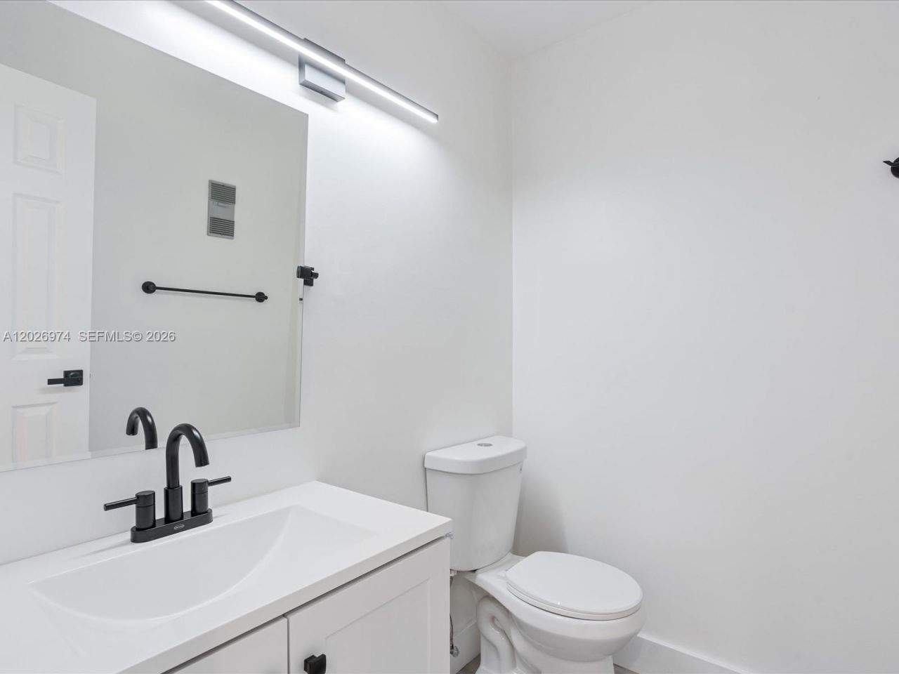 1089 NE 210th Ter, Miami, FL 33179 Photo
