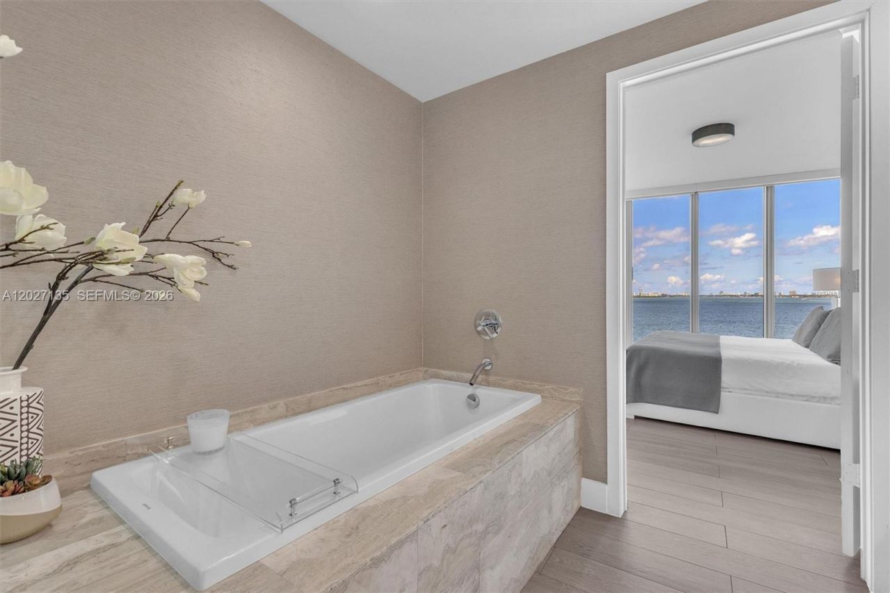 2900 NE 7th Ave , Unit 402, Miami, FL 33137 Photo