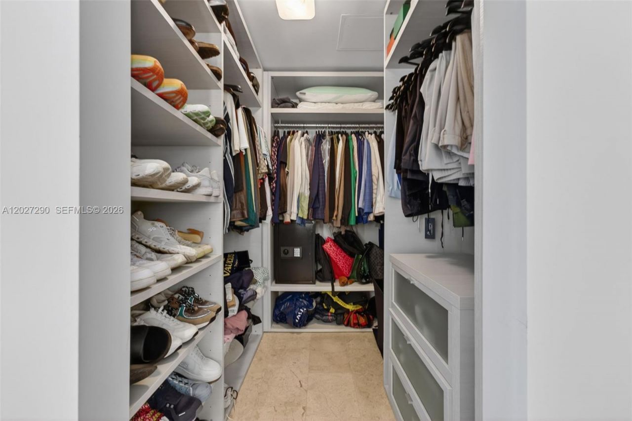 88 SW 7th St, Unit 2408, Miami, FL 33130 Photo