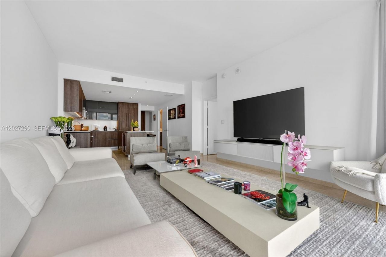 88 SW 7th St, Unit 2408, Miami, FL 33130 Photo