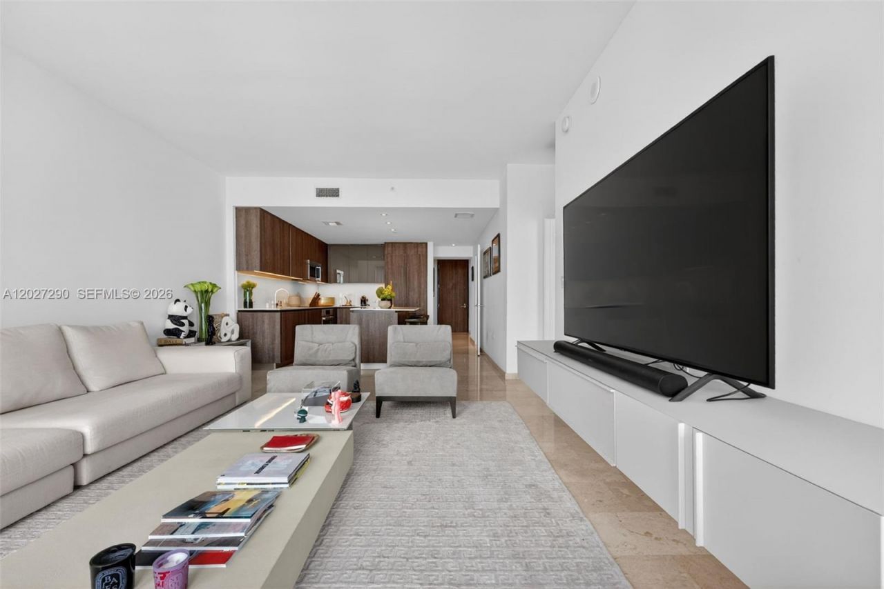 88 SW 7th St, Unit 2408, Miami, FL 33130 Photo