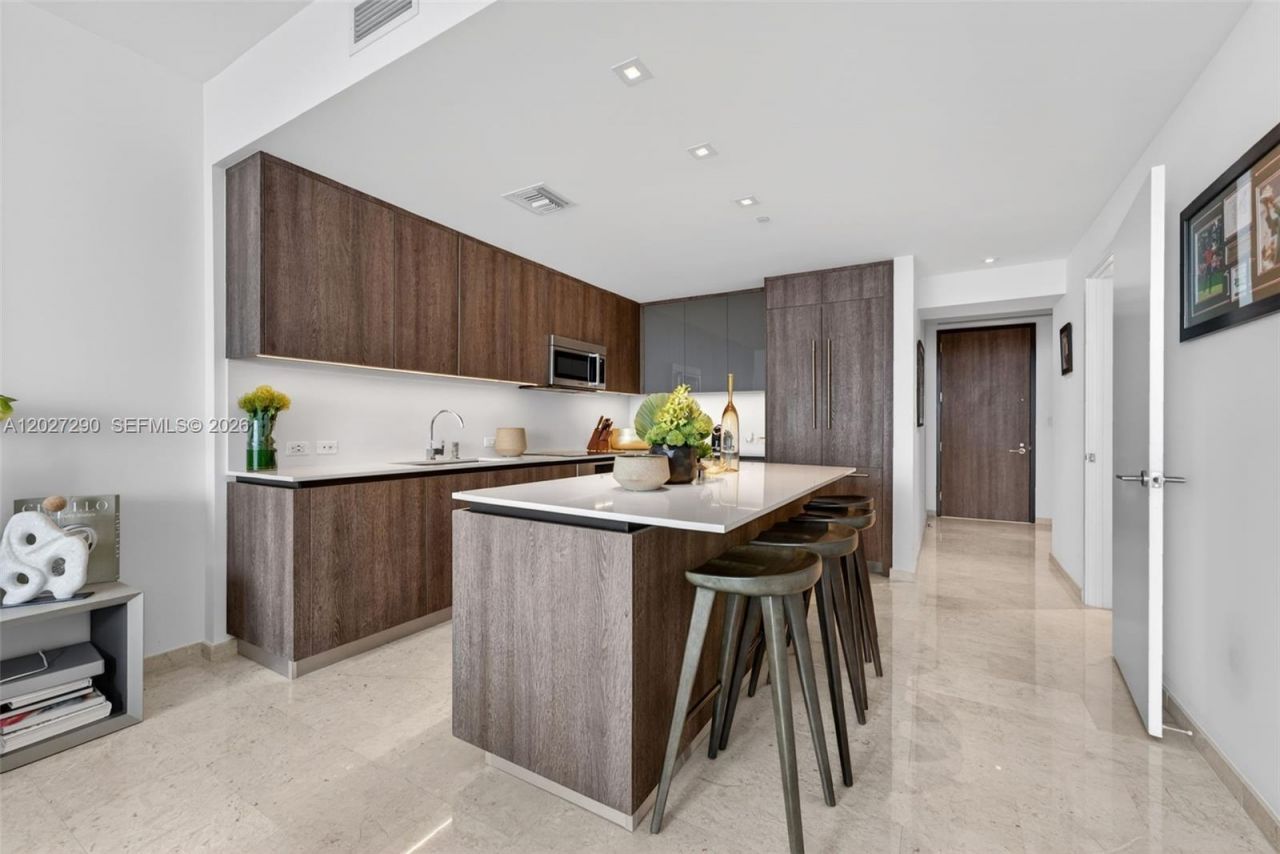 88 SW 7th St, Unit 2408, Miami, FL 33130 Photo