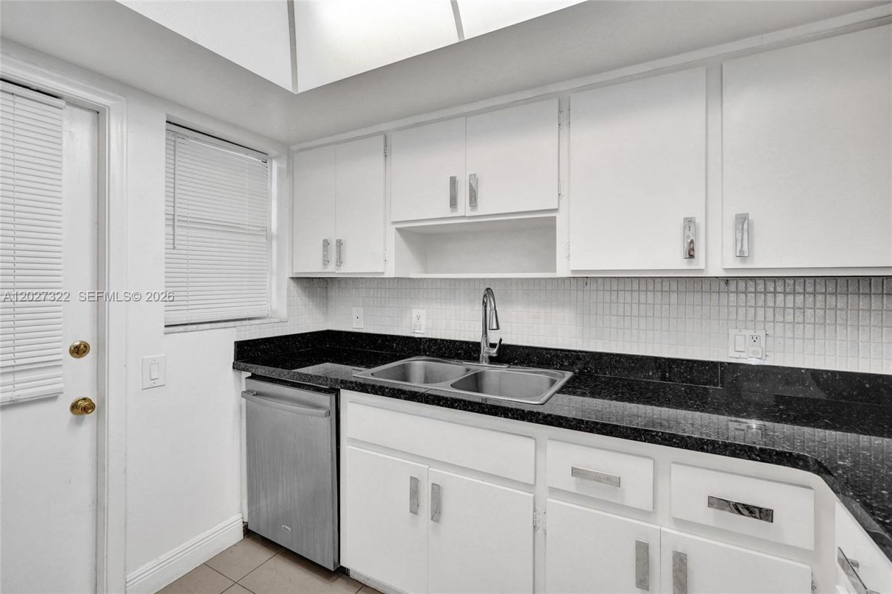 2481 SW 82nd Ave , Unit 205, Davie, FL 33324 Photo