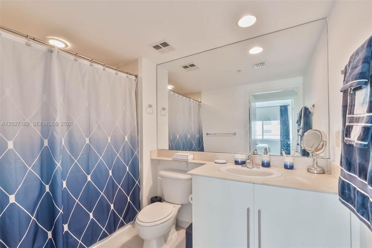 335 S Biscayne Blvd , Unit 2402, Miami, FL 33131 Photo