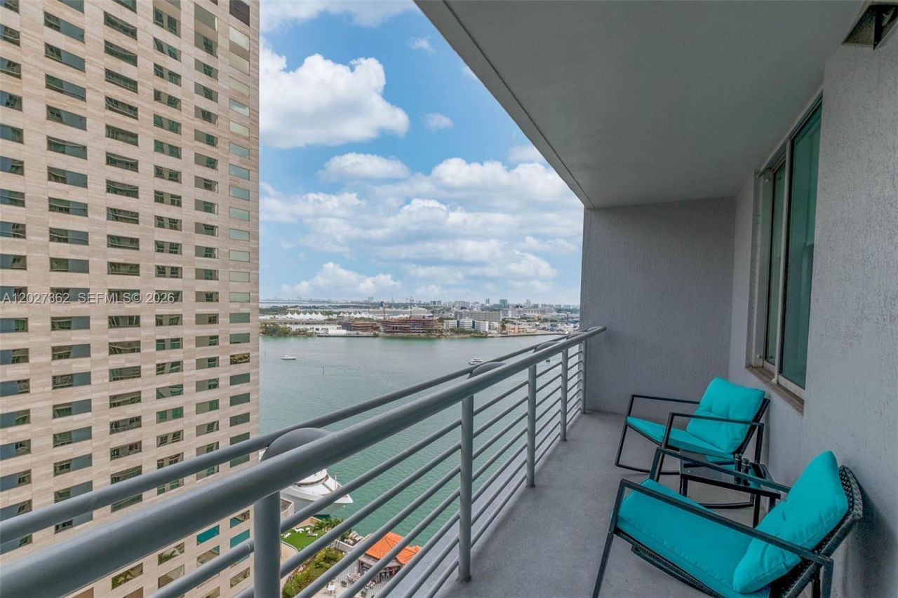 335 S Biscayne Blvd , Unit 2402, Miami, FL 33131 Photo