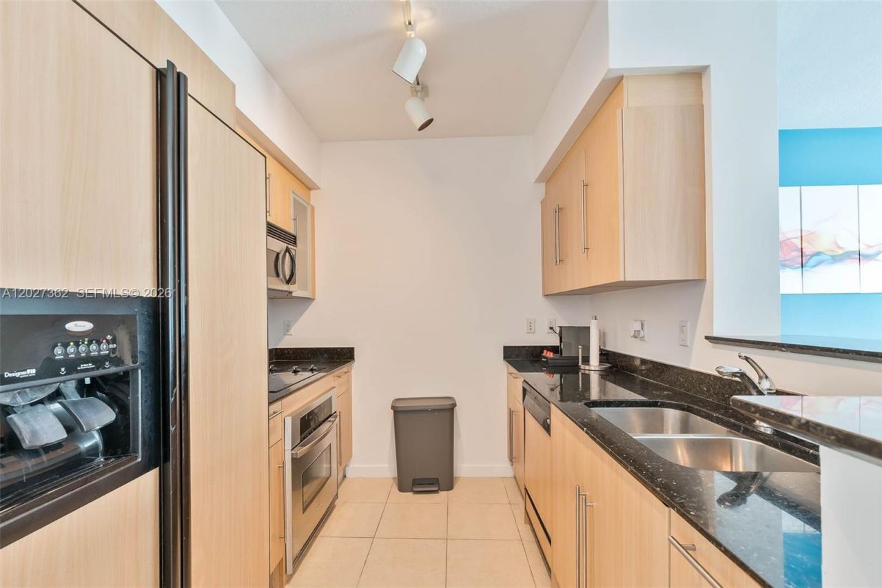 335 S Biscayne Blvd , Unit 2402, Miami, FL 33131 Photo