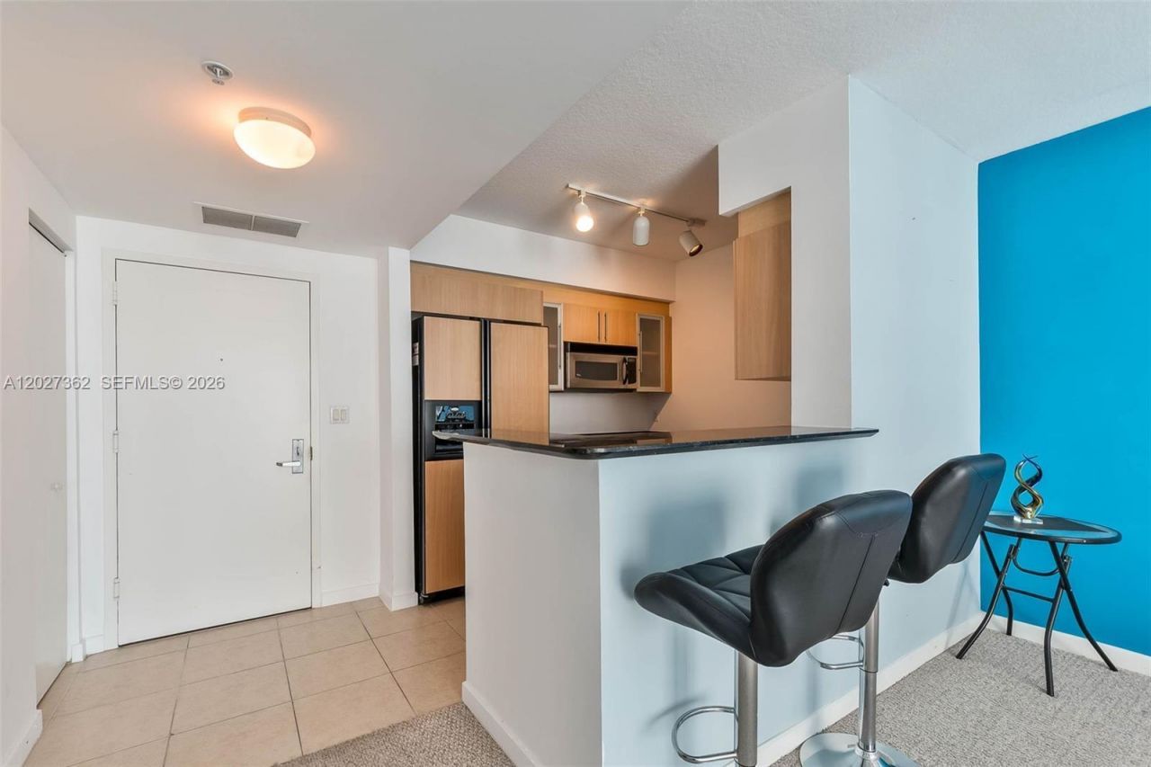 335 S Biscayne Blvd , Unit 2402, Miami, FL 33131 Photo