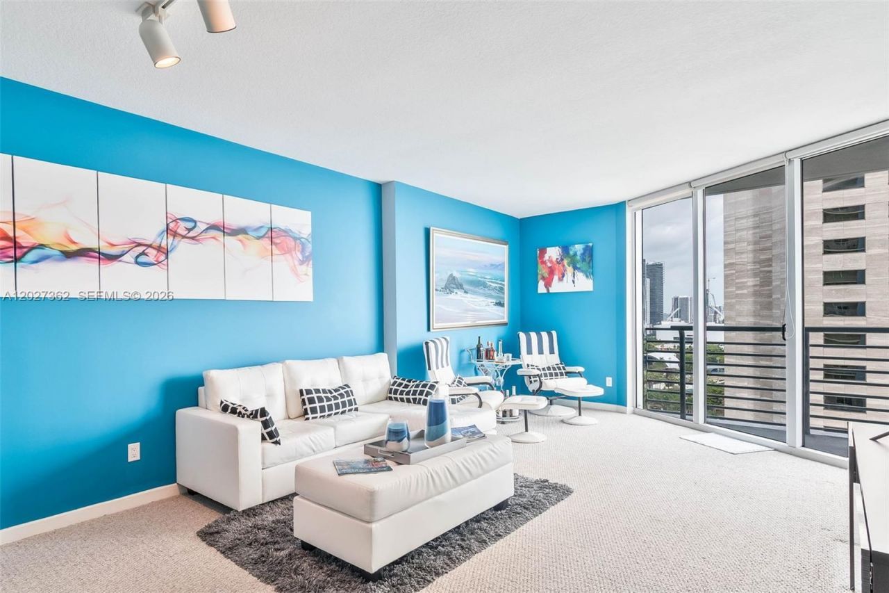 335 S Biscayne Blvd , Unit 2402, Miami, FL 33131 Photo