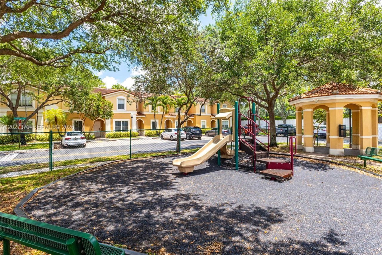12850 SW 31st Ct , Unit 102, Miramar, FL 33027 Photo