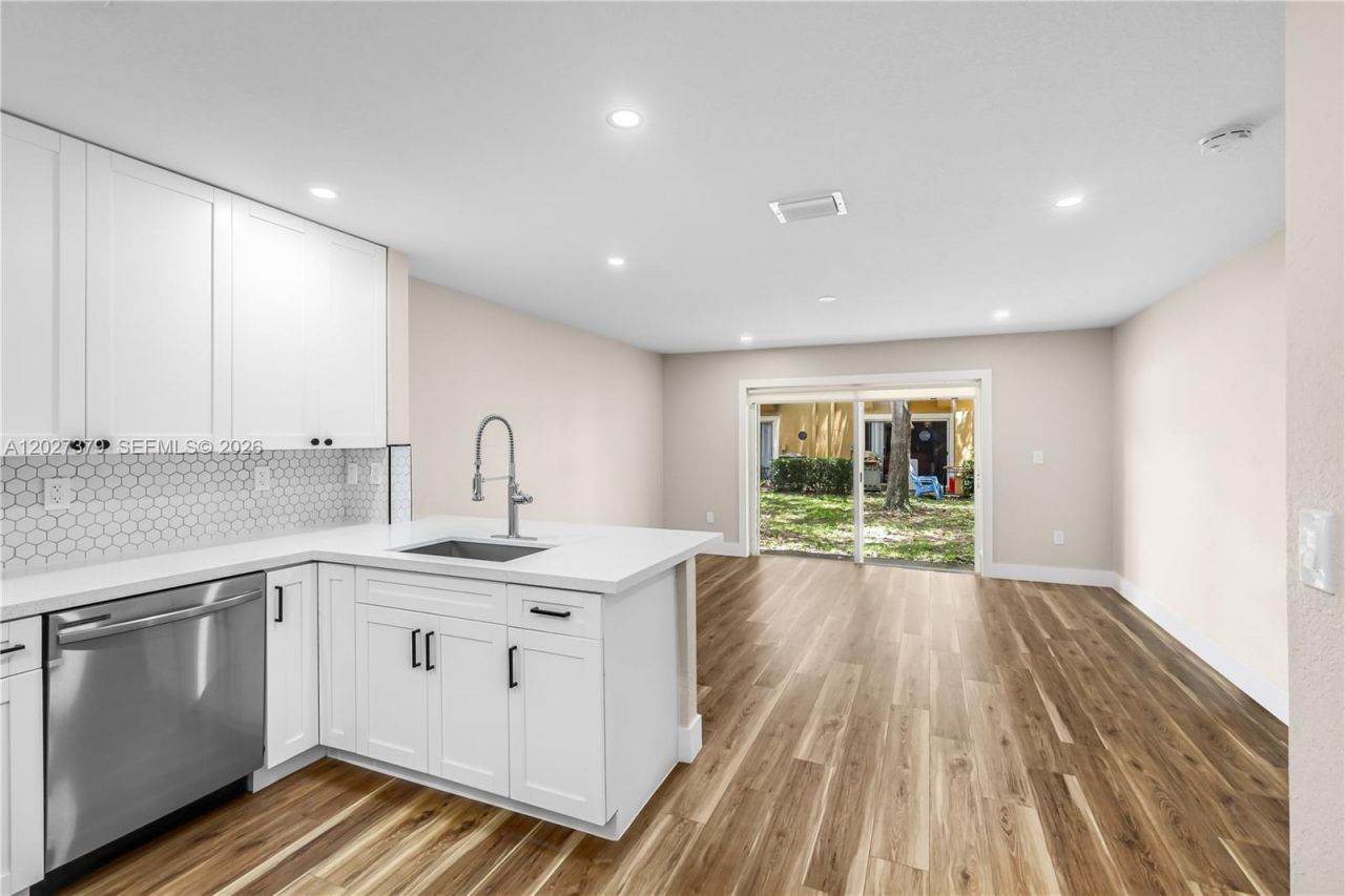 12850 SW 31st Ct , Unit 102, Miramar, FL 33027 Photo