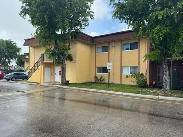 2854 NW 55th Ave , Unit 2B, Lauderhill, FL 33313